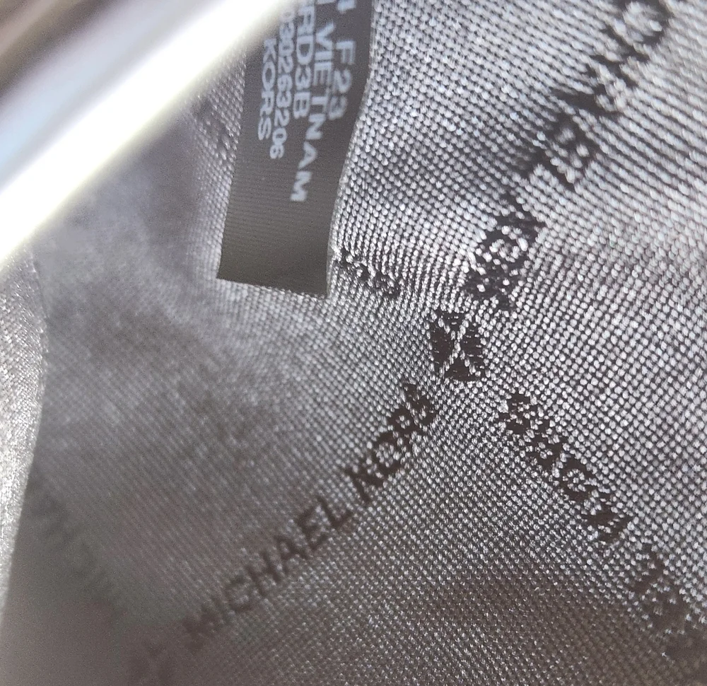 Michael Kors Black and White Signature Card Holder NWT - Picture 4 of 4